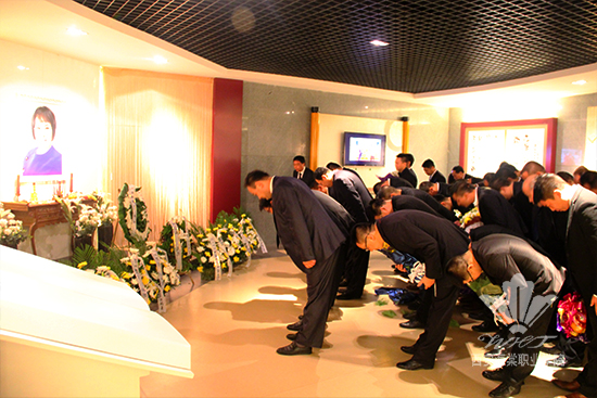 “深切缅怀王海棠院长”悼念仪式在西安海棠学院王海棠纪念馆举行