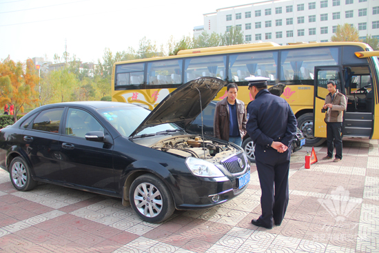 西安海棠学院隆重举行“冬季道路交通安全隐患检查”动员大会