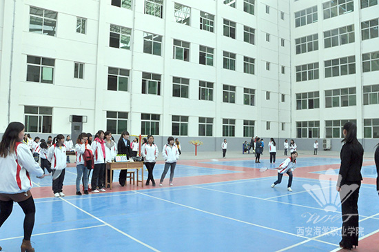 西安海棠学院医学院隆重举行第二届“活力冬日”羽毛球友谊赛