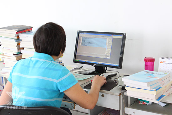 迎接新学年，图书馆工作呈现新气象